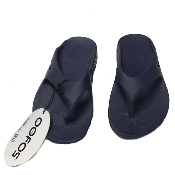 oofos thong flip flop